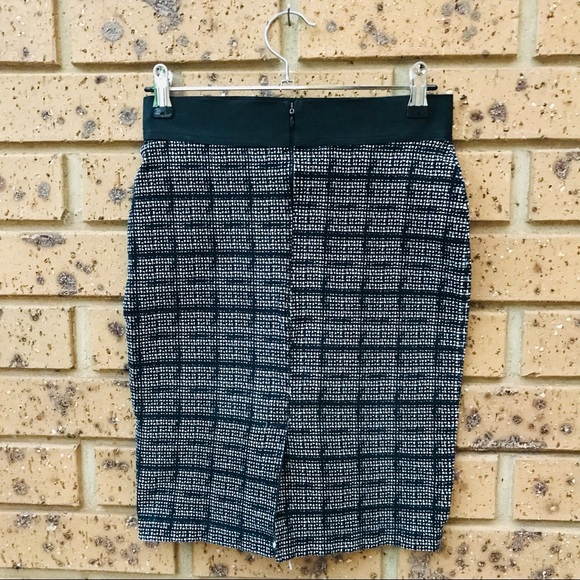 TEMT Size Small Black White Tulip Skirt Casual Work - Picture 4 of 7